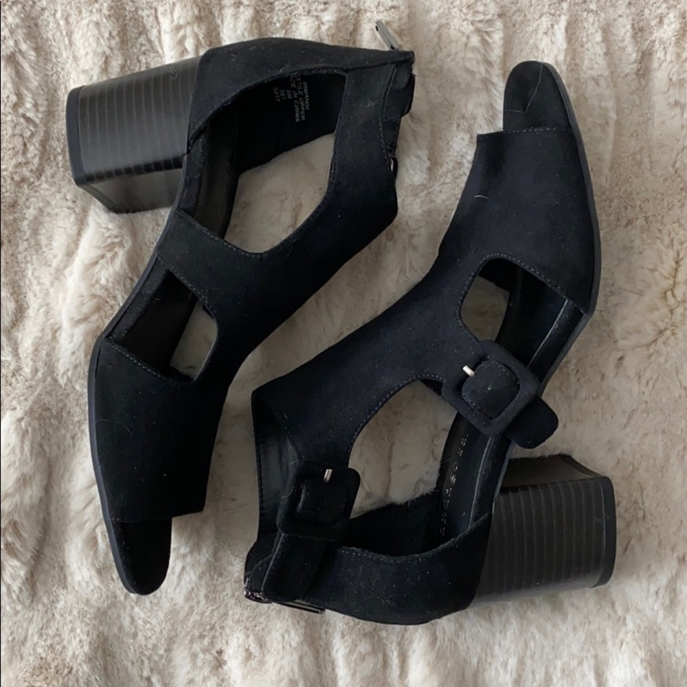 (DONATED) NWOT INDIGO RD. Black Peep Toe Heels